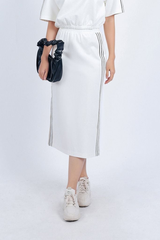 BTT1010 - Bộ thể thao vải Cotton áo tay lửng dáng suông + chân váy cạp chun dáng suông hoạ tiết kẻ sọc - PANTIO