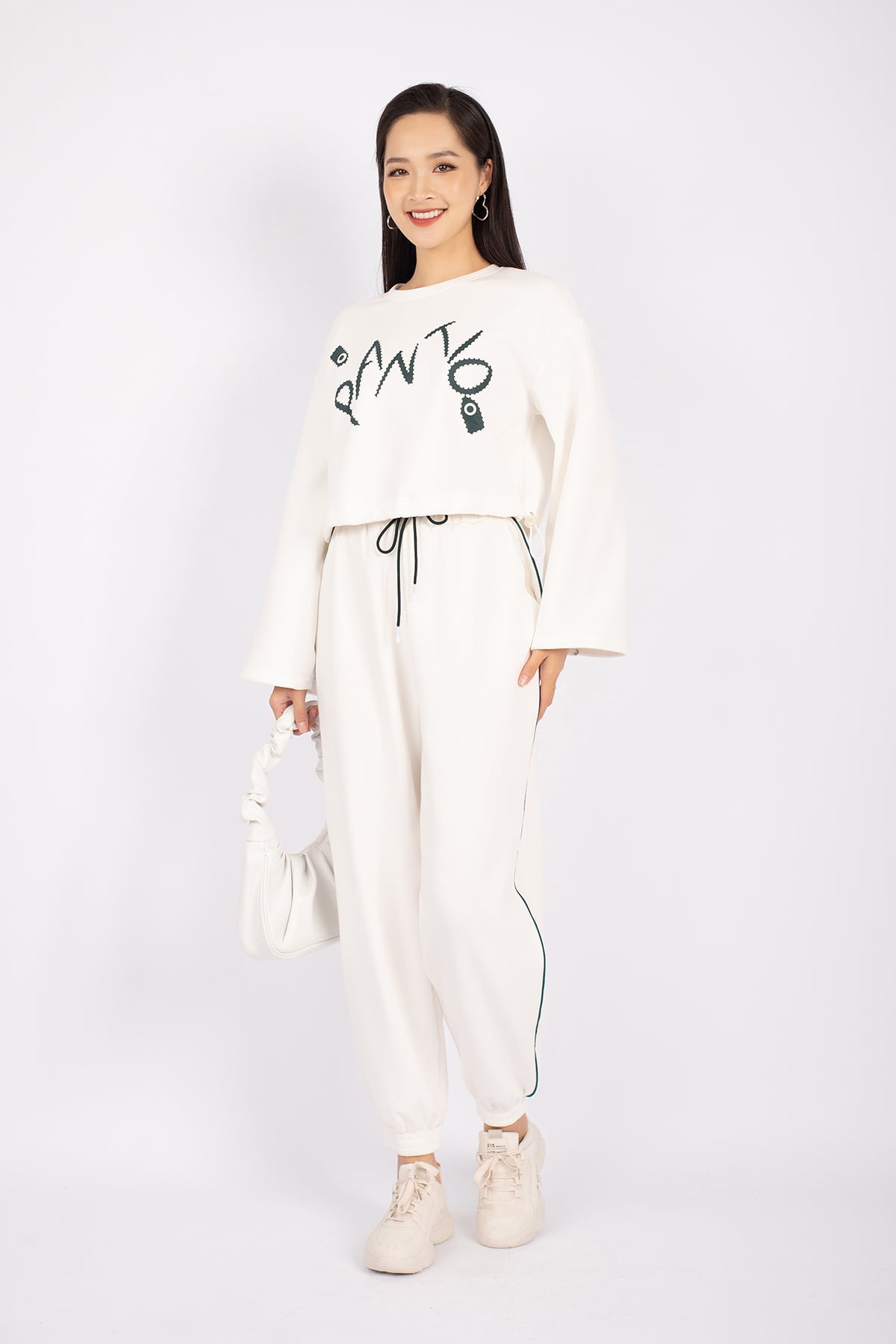 BTT9003 - Bộ thể thao vải cotton áo dáng croptop phối hình in trang trí quần bo gấp cạp chun - PANTIO