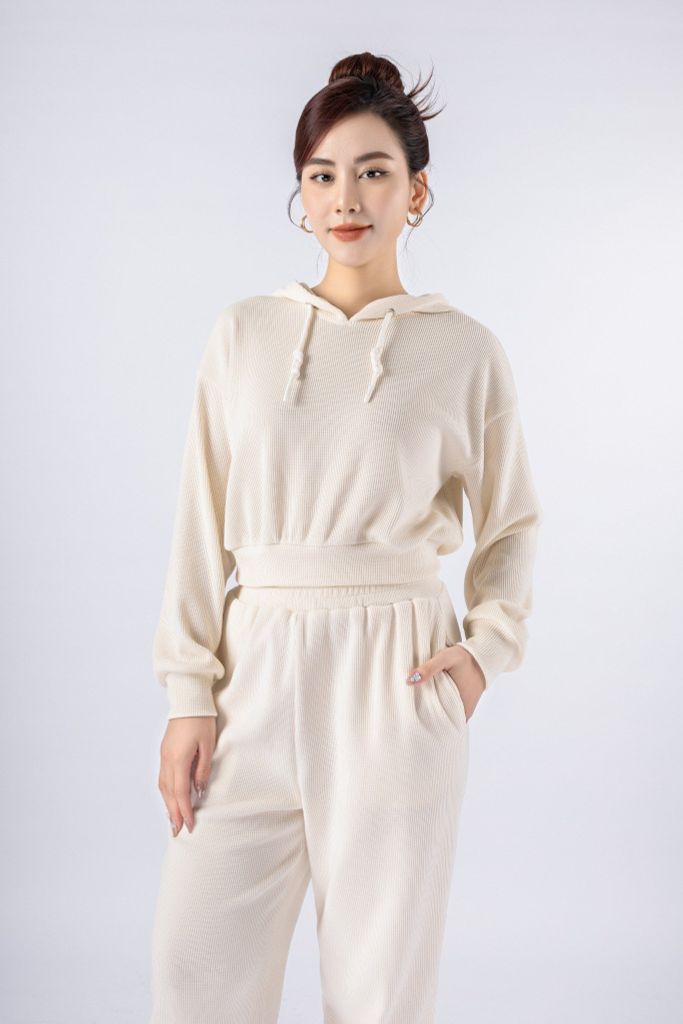 BTT9006 - Bộ thể thao vải len dáng bom áo phối mũ dây tết tạo kiểu quần cạp chun bo gấu - PANTIO