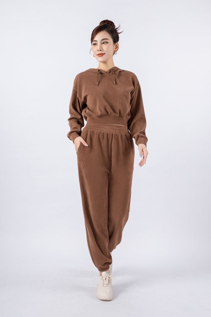 BTT9006 - Bộ thể thao vải len dáng bom áo phối mũ dây tết tạo kiểu quần cạp chun bo gấu - PANTIO