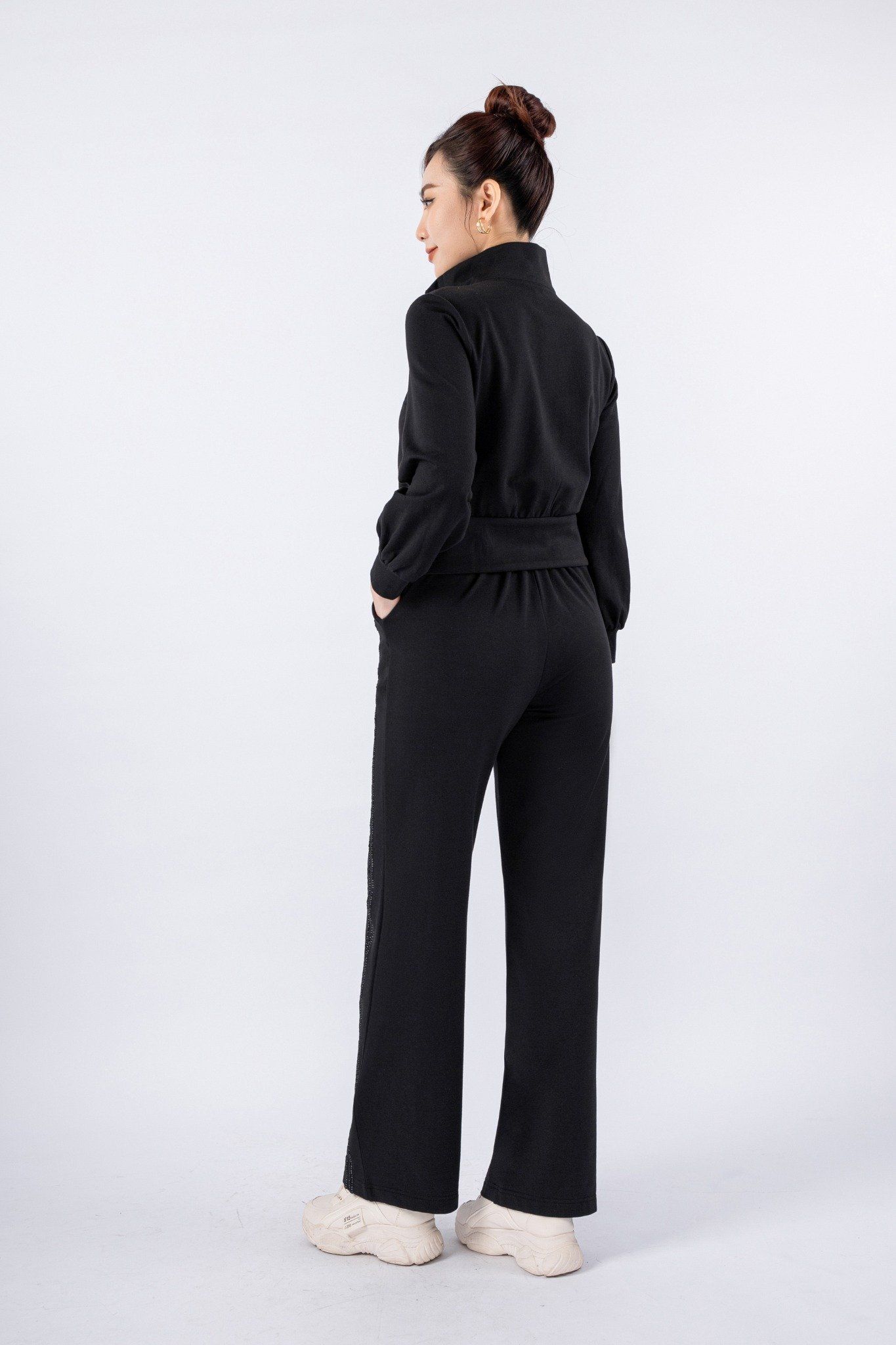 BTT9009 - Bộ thể thao vải cotton dáng ôm phối dây nhung tạo kiểu áo kéo khóa quần cạp chun ống suông - PANTIO