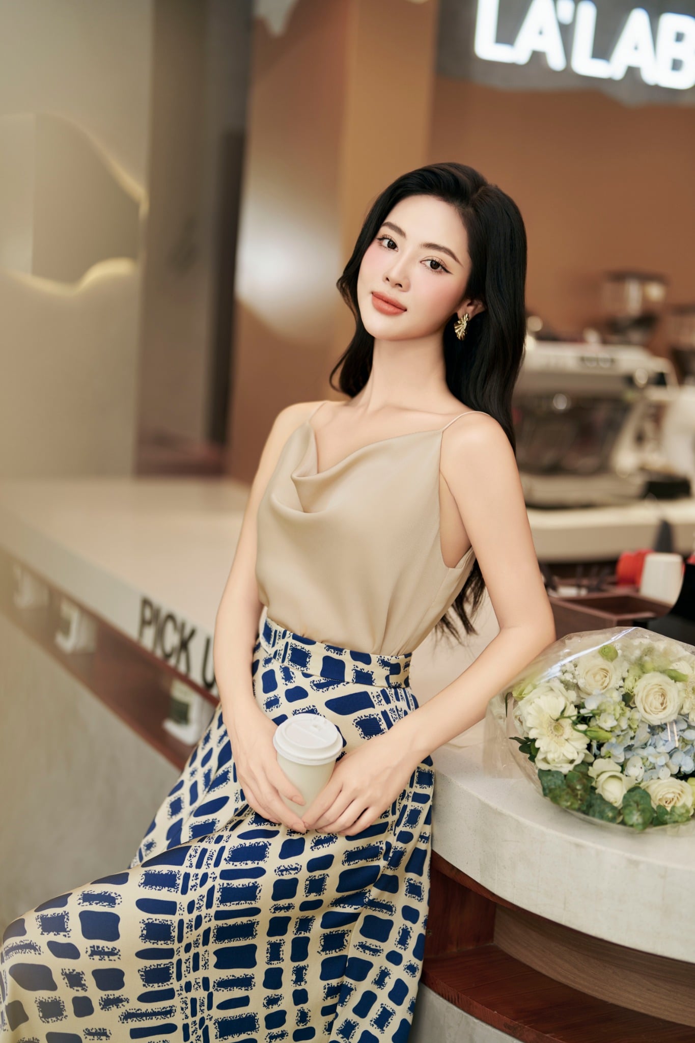 FA25316 - Áo hai dây dáng suông vải lụa tằm cổ đổ tạo kiểu - PANTIO