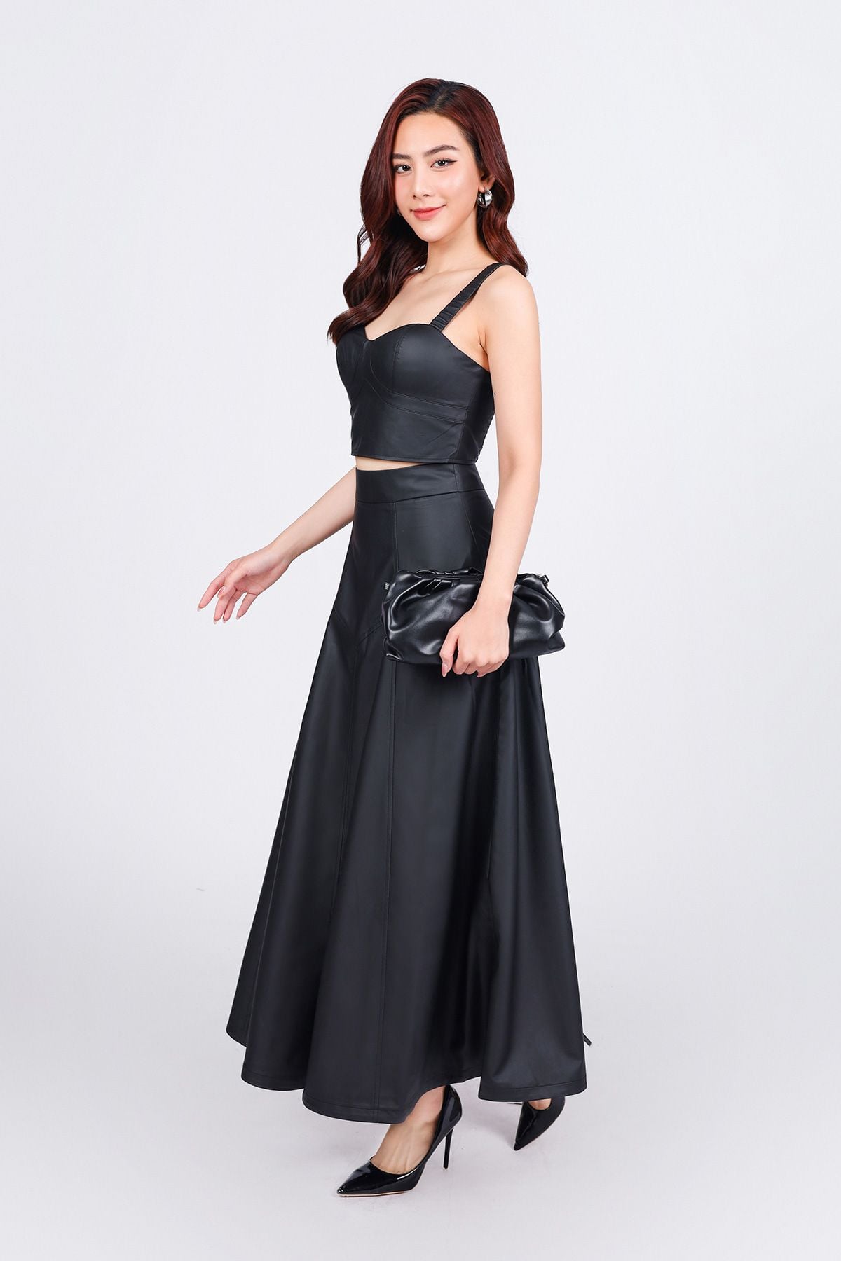 FA25317 - Áo hai dây vải da dáng ôm cổ tim thời trang - PANTIO