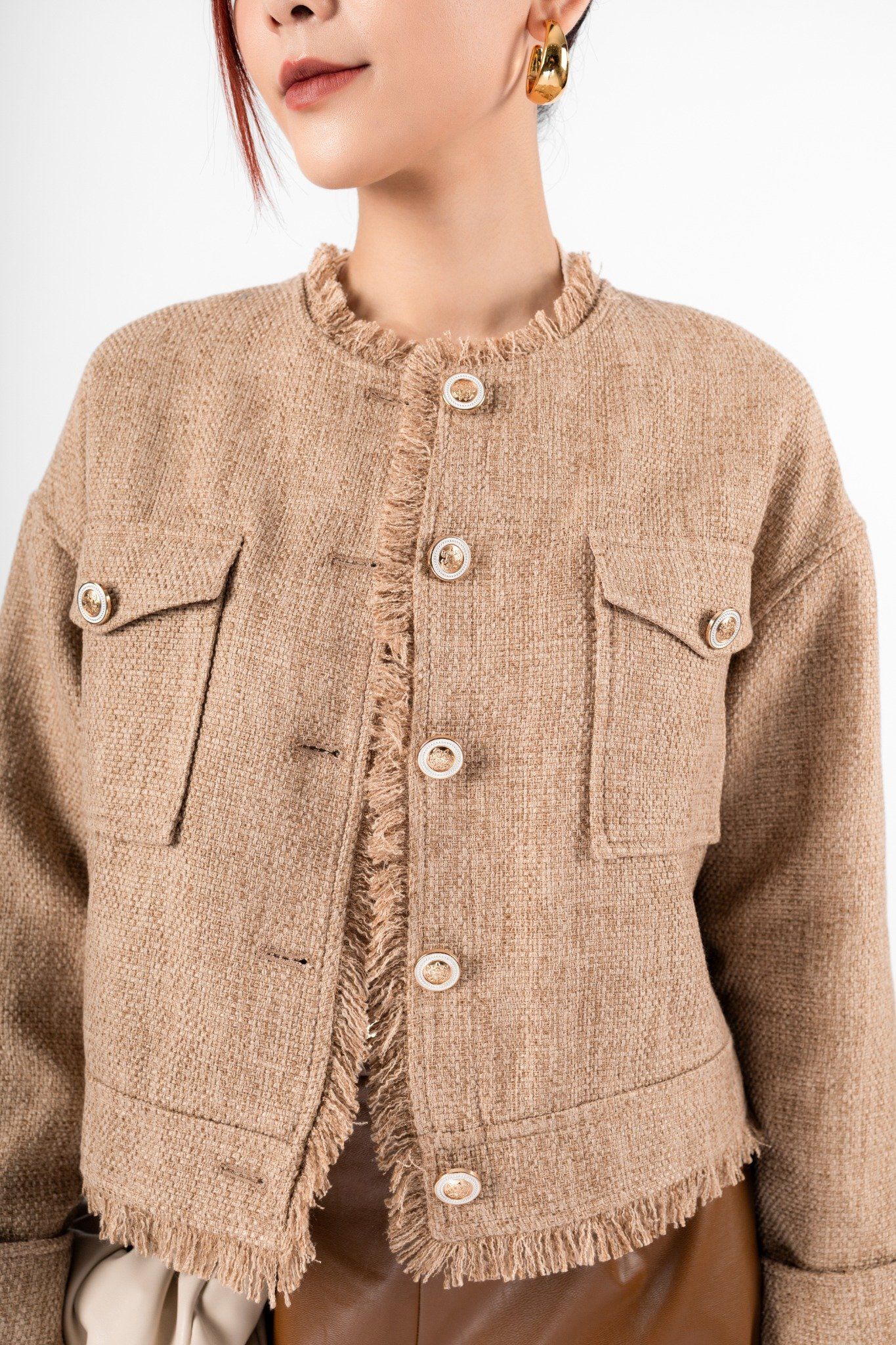 FAD9515 - Áo khoác công sở vải dạ dáng suông cổ tròn phối tua rua tạo kiểu có túi thân ngực trang trí - PANTIO