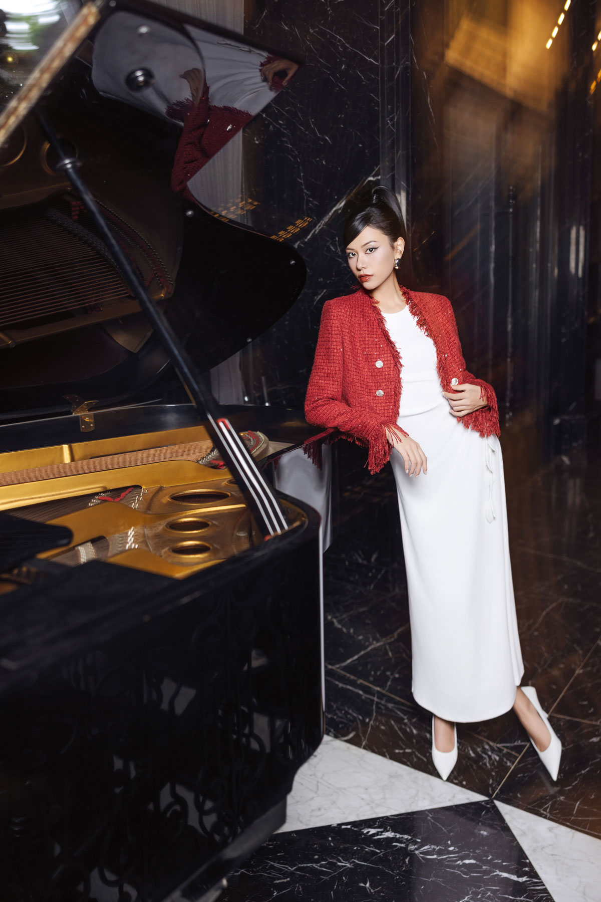 FAD9518 - Áo khoác vải dạ Tweed dáng lửng gấu áo phối tua rua tạo kiểu thân áo đính khuy trang trí - PANTIO