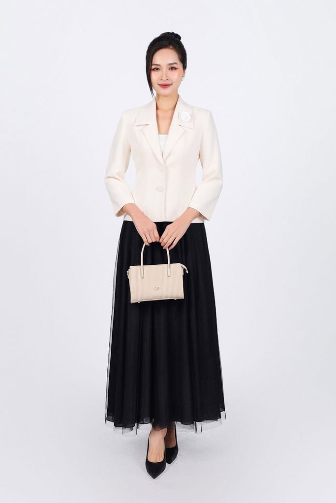FAD9519 - Áo vest công sở vải thô dày dáng ôm cổ hai ve kèm hoa cài trang trí - PANTIO