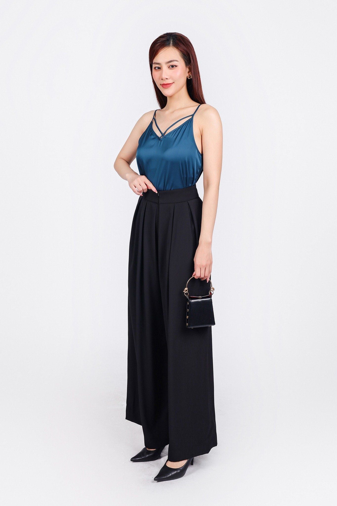 FAI3045 - Áo hai dây vải lụa bóng cao cấp dáng suông cổ phối dây chéo tạo kiểu - PANTIO