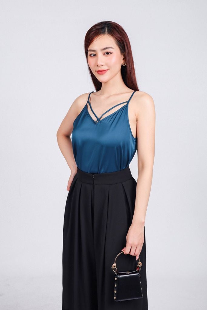 FAI3045 - Áo hai dây vải lụa bóng cao cấp dáng suông cổ phối dây chéo tạo kiểu - PANTIO