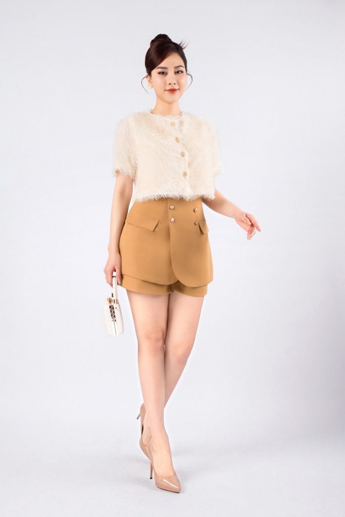 FAK11340 - Áo kiểu dạo phố vải len lông dáng croptop có lót vải habutai cổ tròn cài cúc - PANTIO