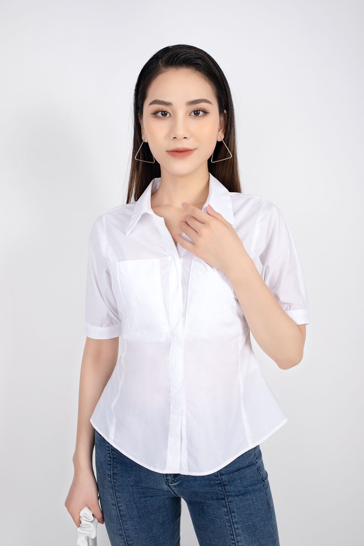 FAK31186 - Áo sơ mi công sở vải thô dáng ôm tay lỡ thân sau khoét buộc nơ - PANTIO