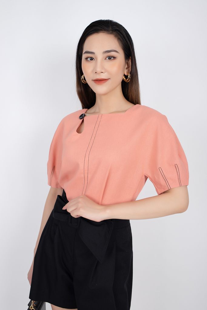 FAK31203 - Áo sơ mi công sở vải linen dáng suông cổ vuông tạo kiểu tay bom chạy chỉ trang trí - PANTIO