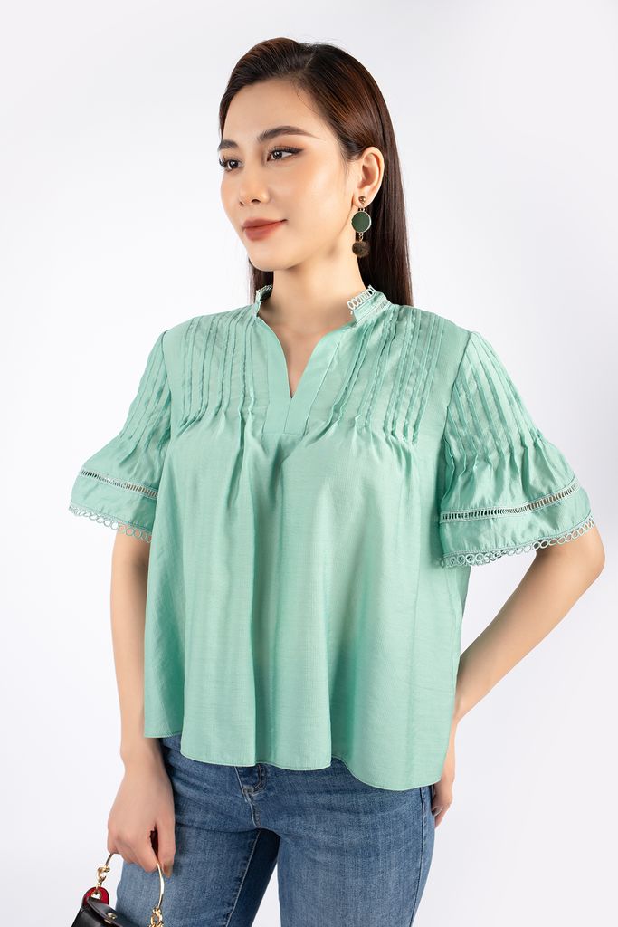 FAK31228 - Áo kiểu công sở vải thô dáng suông thân xếp ly trang trí tay loe tạo kiểu - PANTIO