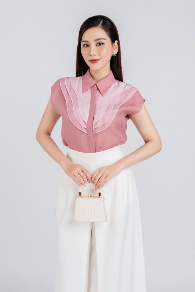FAK31333 - Áo sơ mi kiểu công sở dáng suông vải tơ cổ đức phối bèo tạo kiểu vai chờm - PANTIO