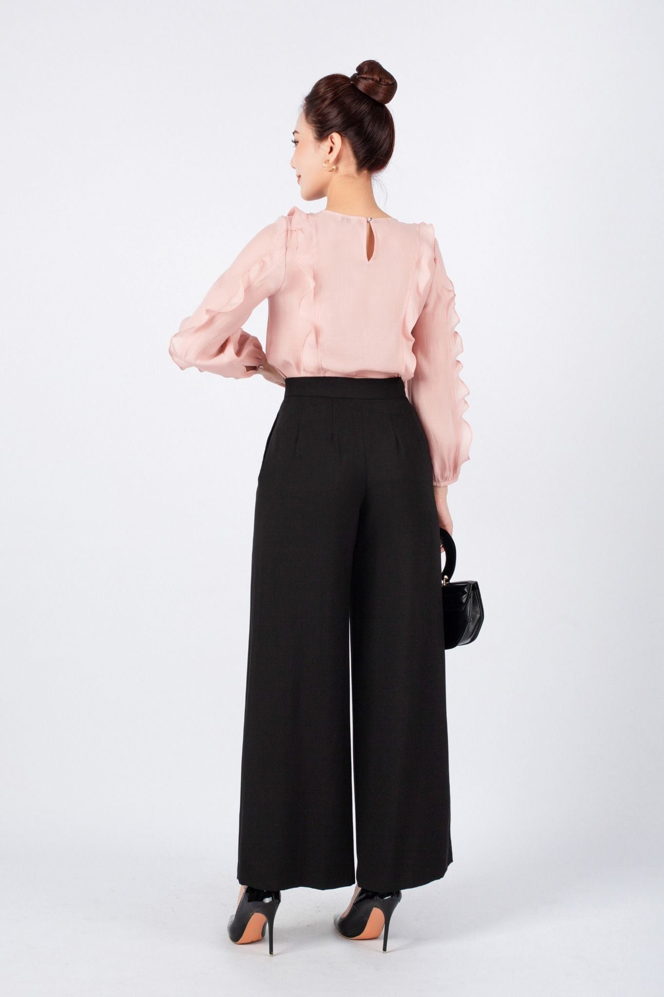 FAK31339 - Áo kiểu công sở vải tơ dáng suông có lót habutai cổ tròn thân phối bèo tạo kiểu - PANTIO