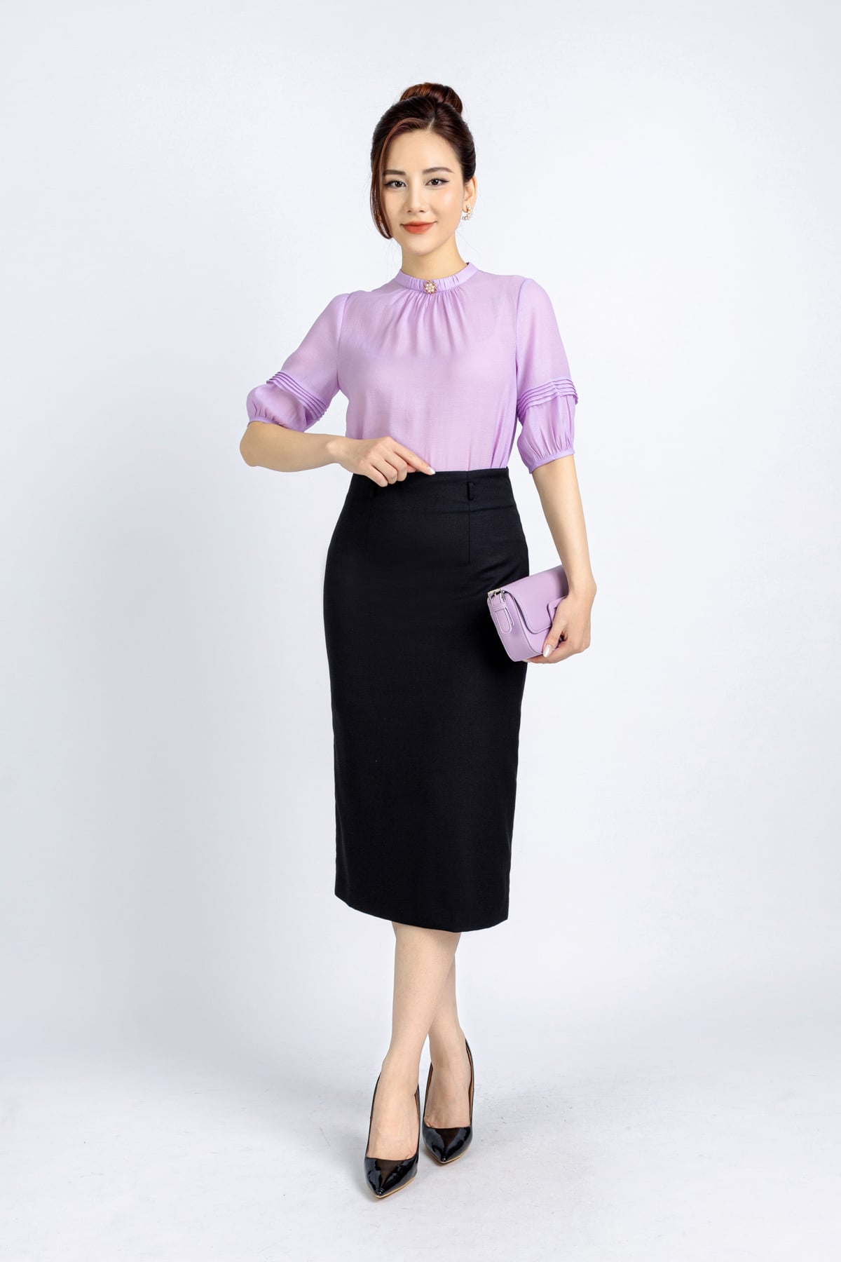 FAK31356 - Áo kiểu công sở vải tơ dáng suông cổ tròn nhún đính khuy tạo kiểu - PANTIO