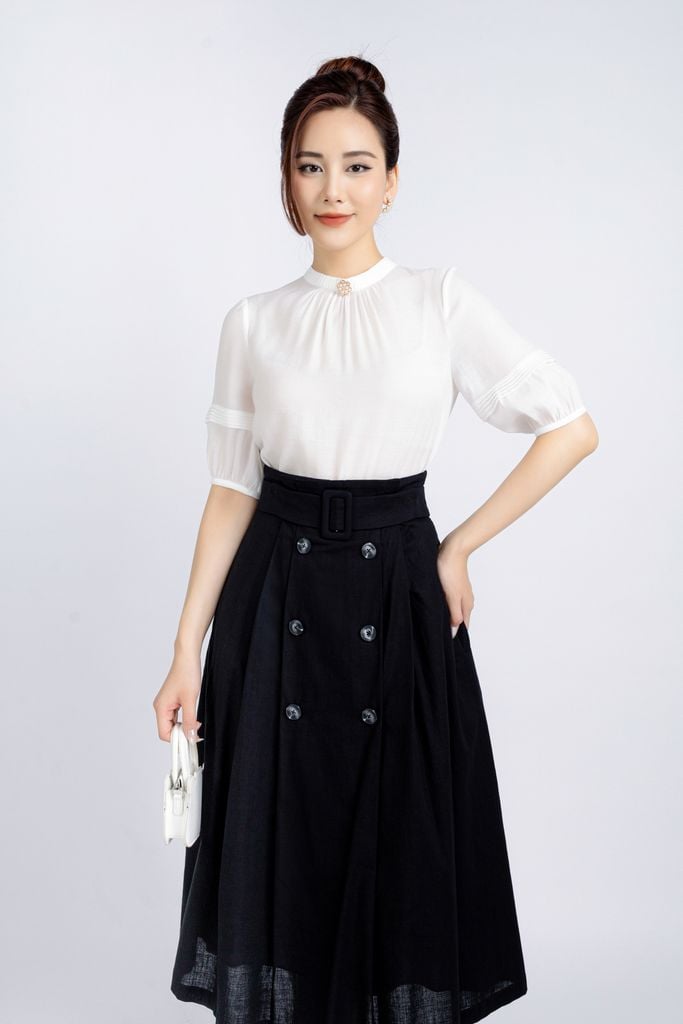 FAK31356 - Áo kiểu công sở vải tơ dáng suông cổ tròn nhún đính khuy tạo kiểu - PANTIO