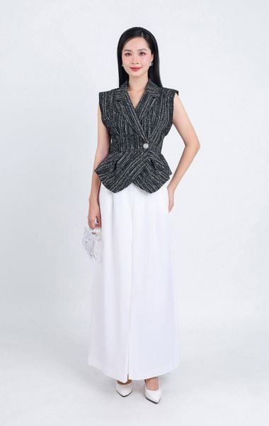 FAK31358 - Áo kiểu công sở vải thô dáng ôm cổ hai ve vai chờm eo phối khuy kim loại gấu áo nhún ly tạo kiểu - PANTIO