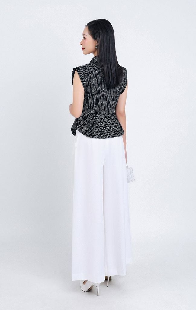 FAK31358 - Áo kiểu công sở vải thô dáng ôm cổ hai ve vai chờm eo phối khuy kim loại gấu áo nhún ly tạo kiểu - PANTIO