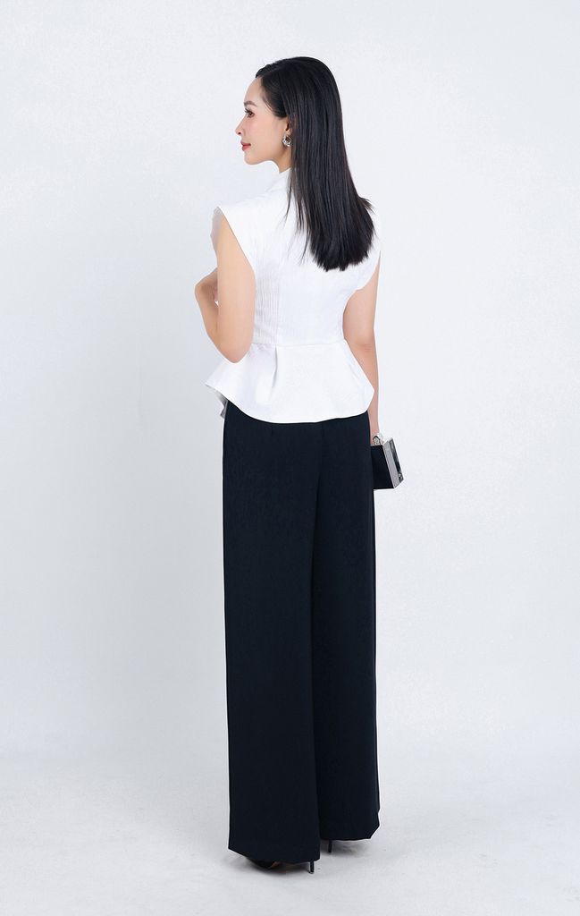 FAK31358 - Áo kiểu công sở vải thô dáng ôm cổ hai ve vai chờm eo phối khuy kim loại gấu áo nhún ly tạo kiểu - PANTIO