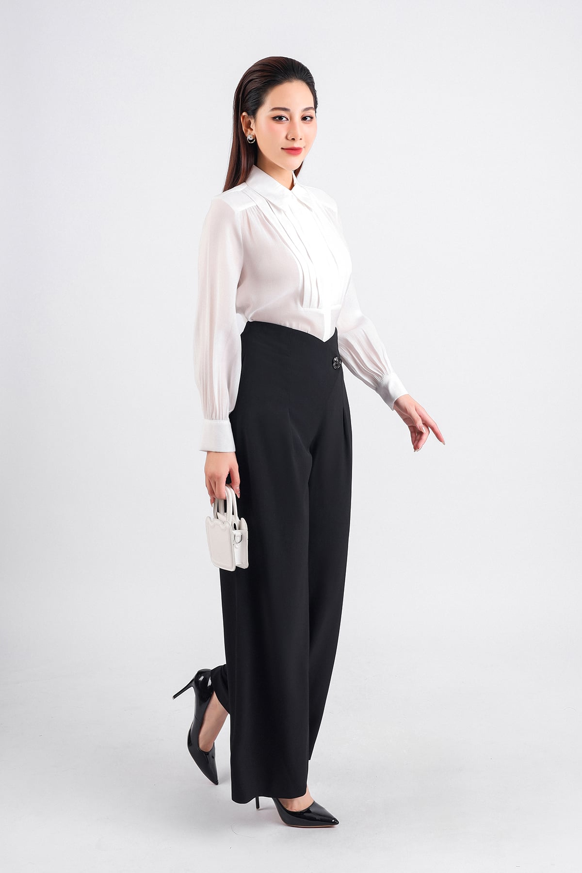FQD51101 - Quần công sở vải tuytsi dáng suông dài eo cut chữ V vạt bất đối xứng phối khuy trang trí khoá thân sau - PANTIO