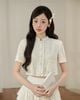 FAK31428 - Áo sơ mi kiểu vải tơ hoa dáng croptop cổ tàu tay ngắn thân áo phối khuy bọc - JAN.