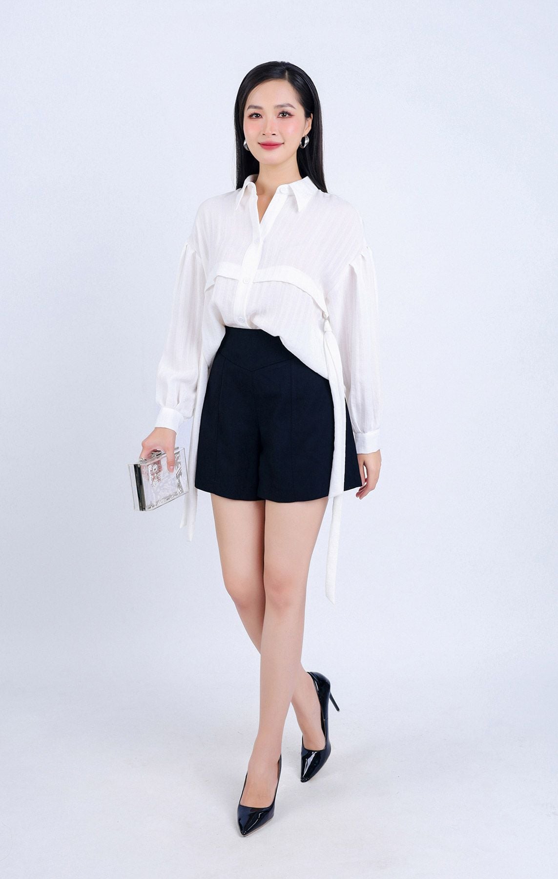 FAK51375 - Áo kiểu công sở vải thô đũi dáng suông cổ đức vạt đuôi tôm hông phối dây vải trang trí - PANTIO