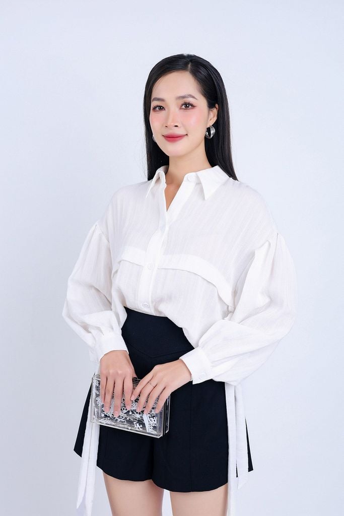 FAK51375 - Áo kiểu công sở vải thô đũi dáng suông cổ đức vạt đuôi tôm hông phối dây vải trang trí - PANTIO