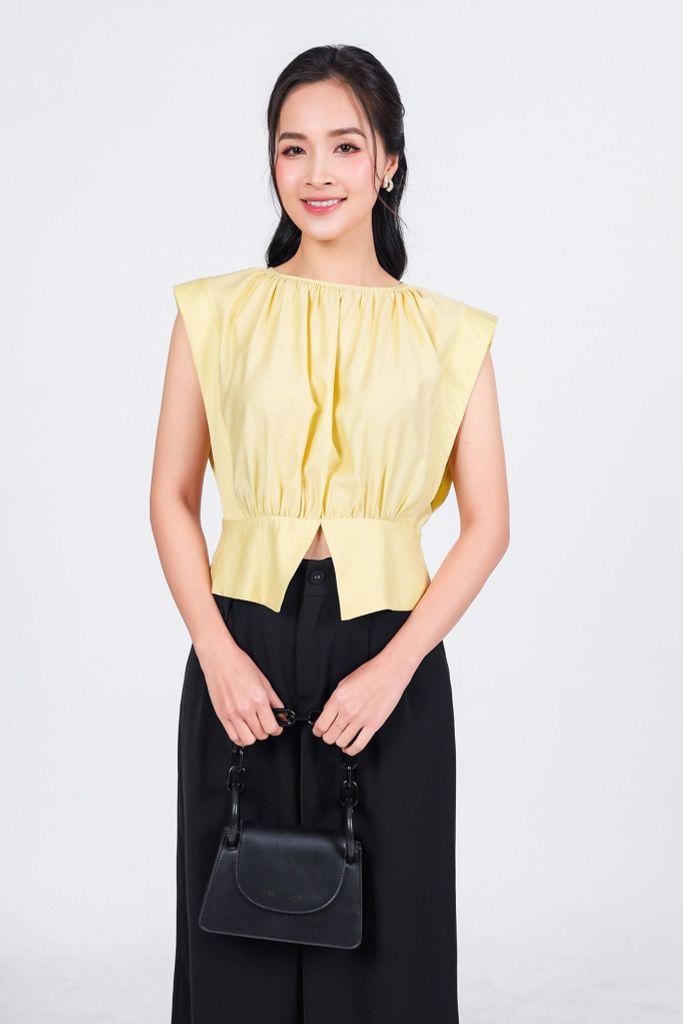 FAK51398 - Áo kiểu công sở vải tơ dáng lửng cổ tròn vai chờm gấu áo xẻ tạo kiểu - PANTIO