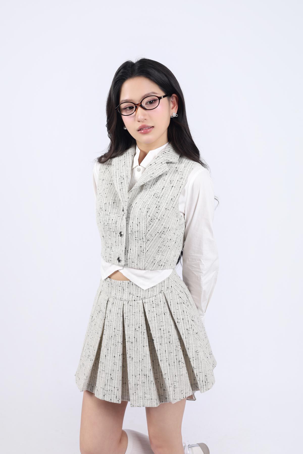 BJN93406 - Chân váy dáng xòe ngắn, cạp rời, xếp ly to, khóa sườn - JAN.