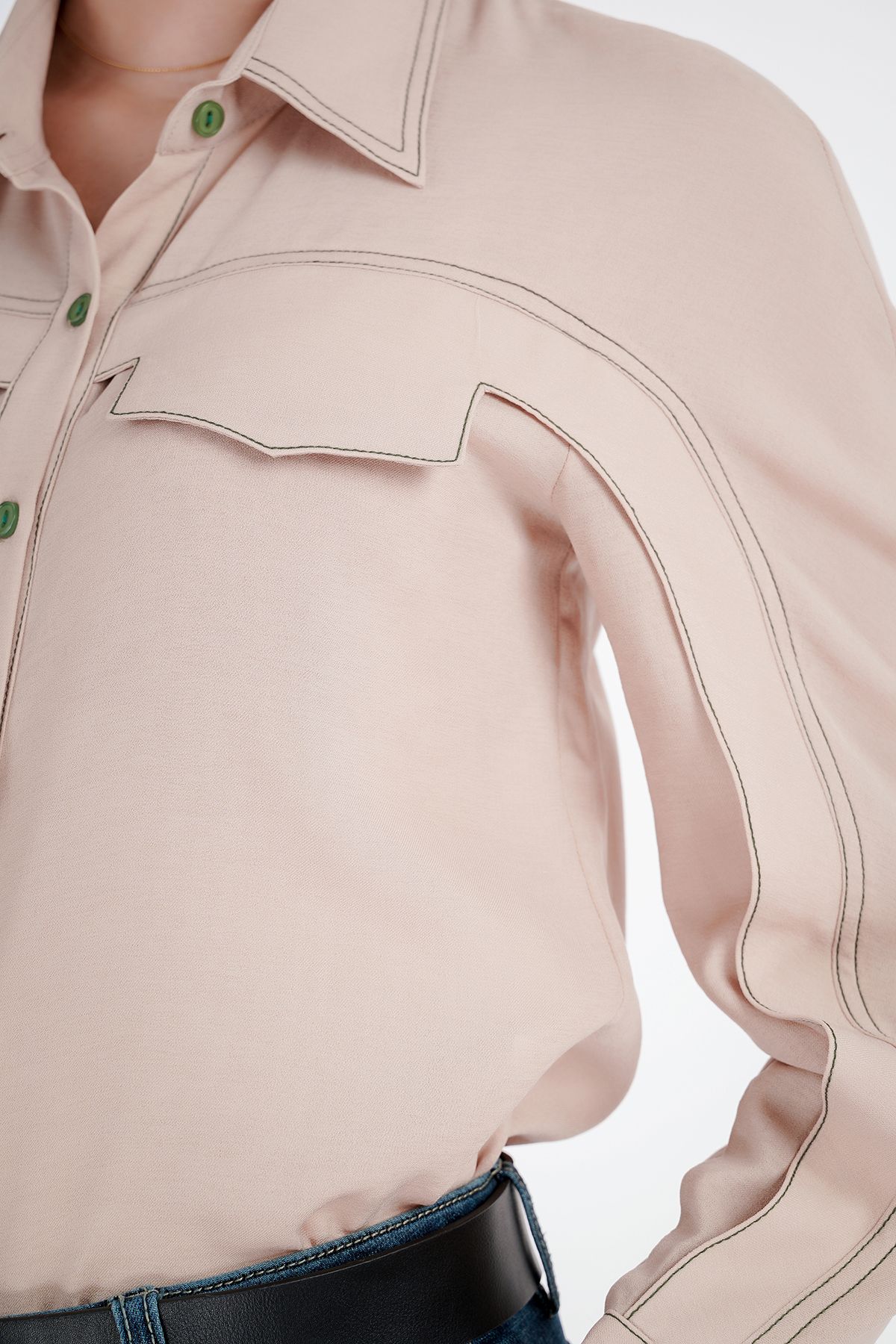 Áo sơ mi cổ đức chất liệu tằm cát nắp túi FAK71167 - PANTIO