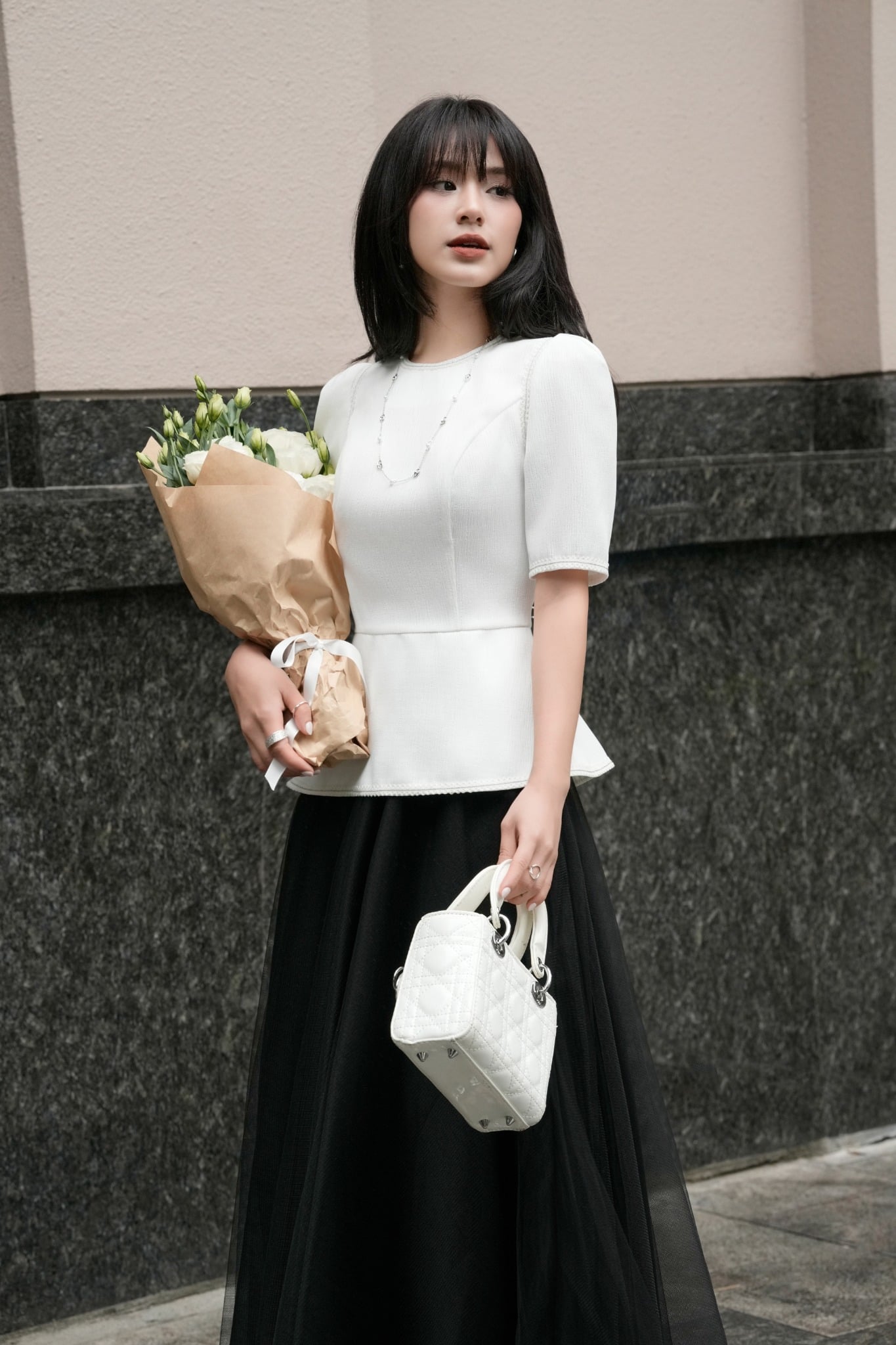 FAK91416 - Áo kiểu dạo phố vải thô dáng peplum cổ tròn vai bồng nhẹ khoá thân sau - PANTIO