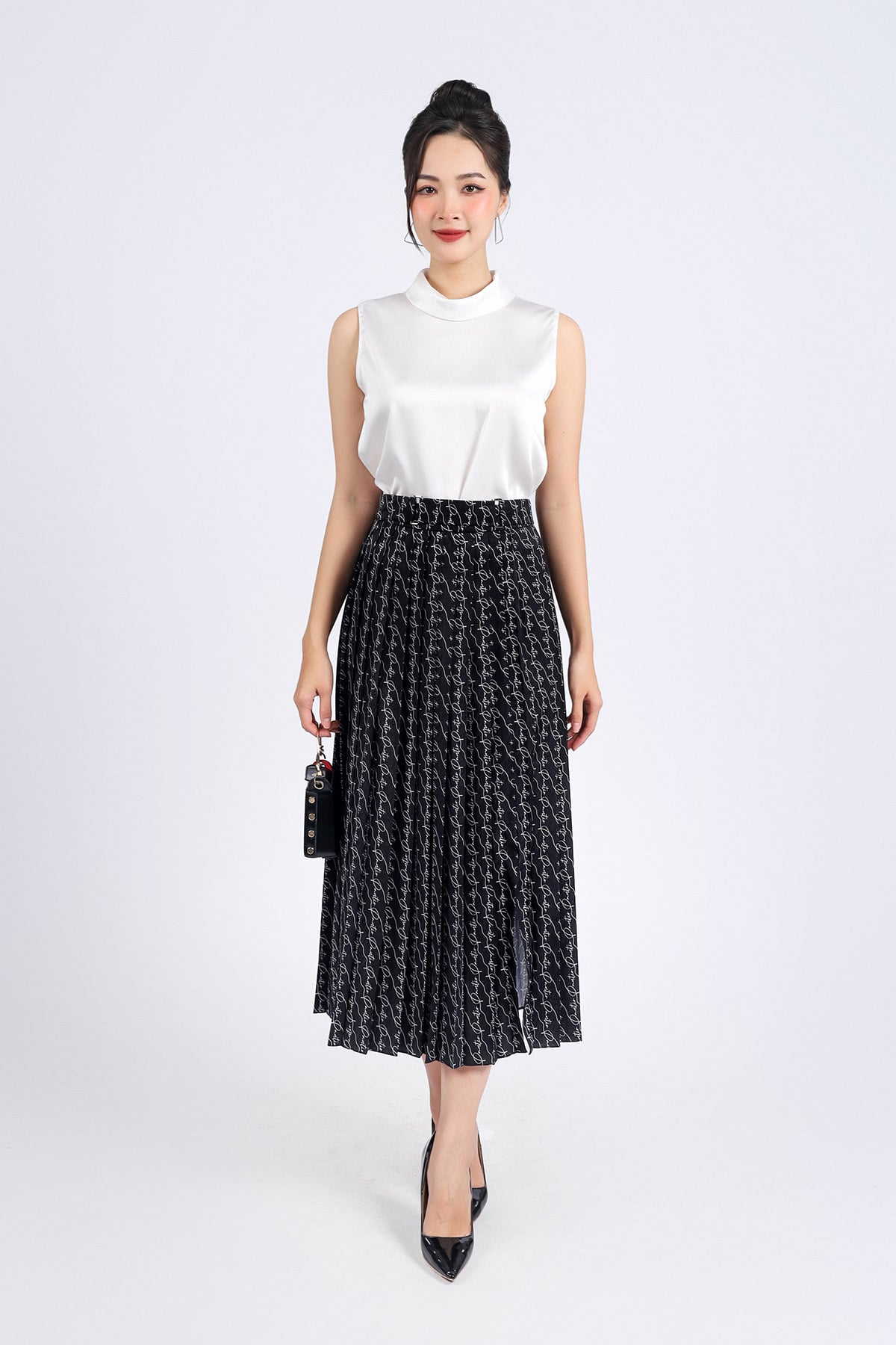 FAS13854 - Áo sơ mi công sở vải lụa satin dáng suông cổ tròn không tay - PANTIO