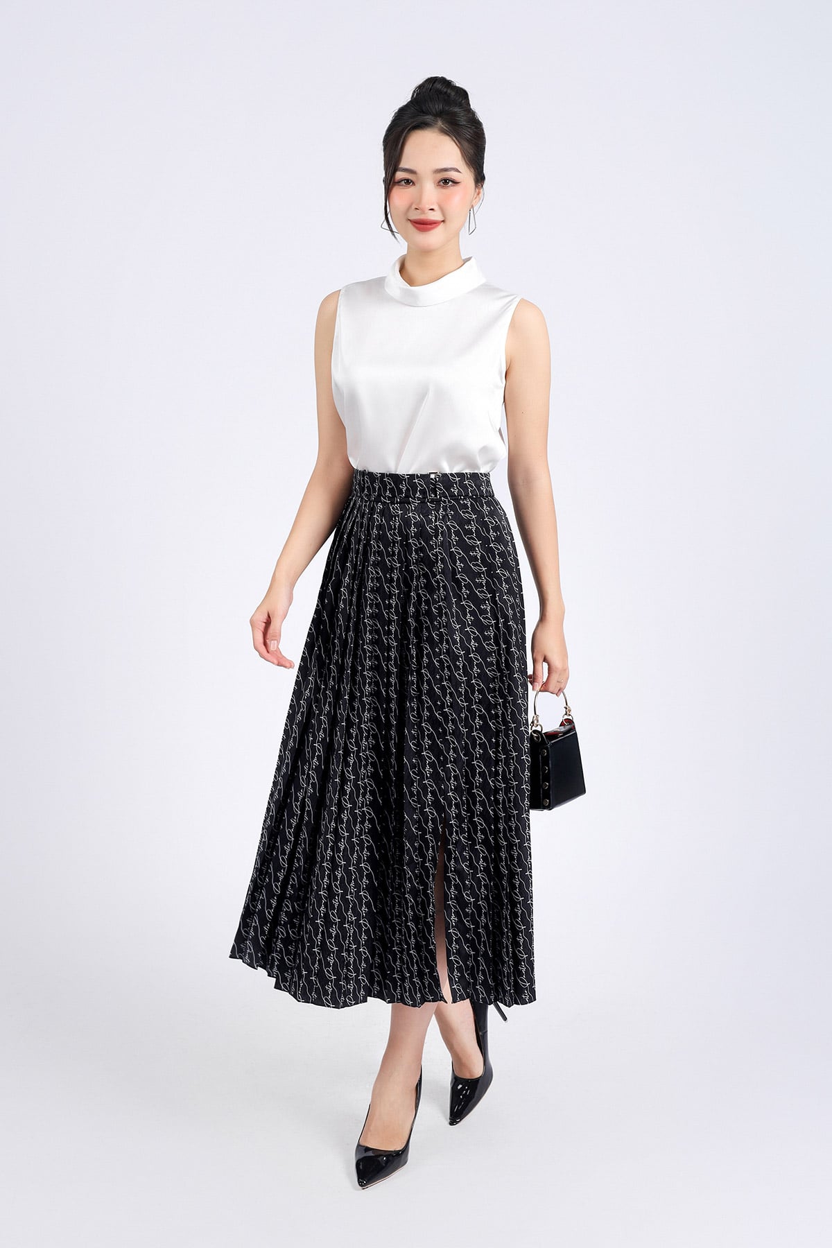 FAS13854 - Áo sơ mi công sở vải lụa satin dáng suông cổ tròn không tay - PANTIO