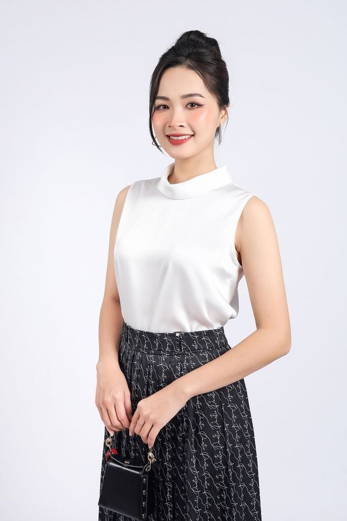 FJD51129 - Chân váy công sở vải thô lụa dáng suông cạp phối kim loại trang trí thân váy xếp ly tạo kiểu - PANTIO