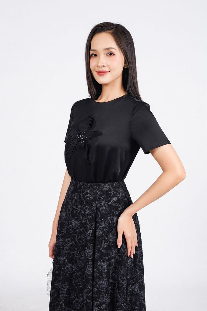 FAS13928 - Áo sơ mi công sở vải tơ cổ tròn tay cộc ngực áo đính hoa 3D thời trang lưng phối khuy - PANTIO
