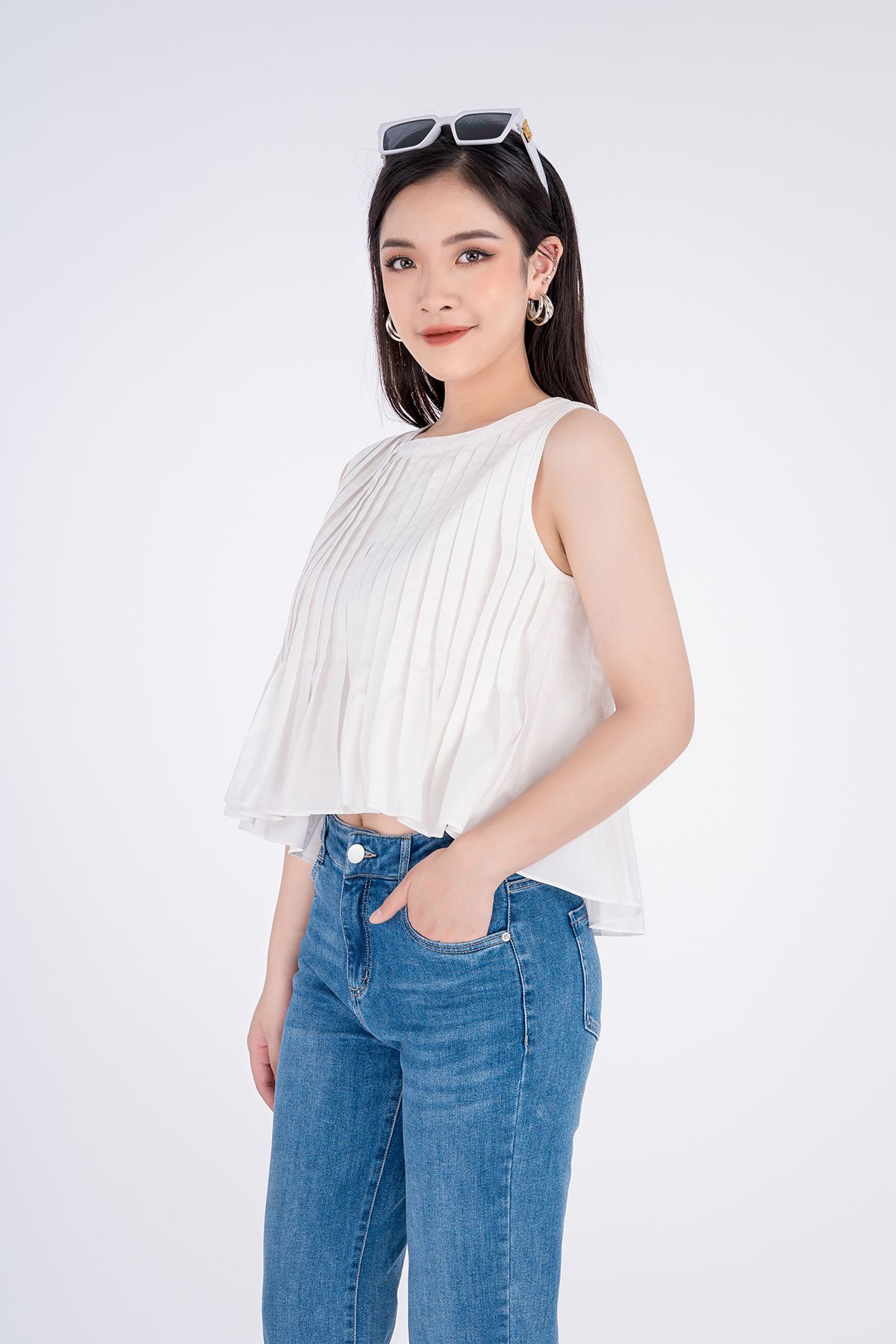 Áo sơ mi chất liệu thô kate cổ tròn sát nách FAS33023 - PANTIO