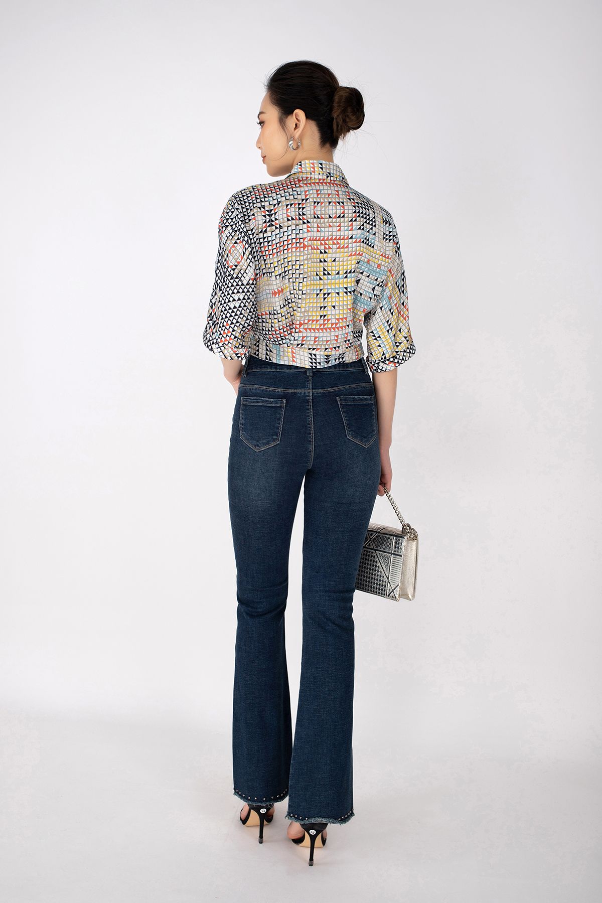 FAS33213 - Áo sơ mi dạo phố chất liệu lụa dáng croptop nẹp gấu buộc nơ - PANTIO