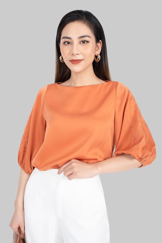 FAS33236 - Áo sơ mi công sở vải lụa dáng croptop cổ thuyền tay bồng phối thêu - PANTIO