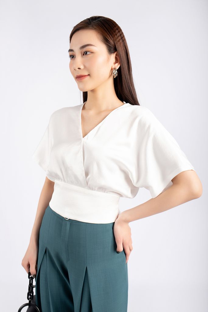 FAS33294 - Áo kiểu công sở vải lụa dáng croptop bo eo cổ V vạt chồng vai liền tay chờm lỡ - PANTIO