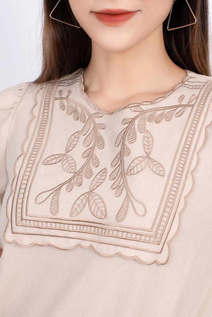 FAS33326 - Áo sơ mi công sở vải linen dáng suông tay bồng thân cổ thêu trang trí - PANTIO