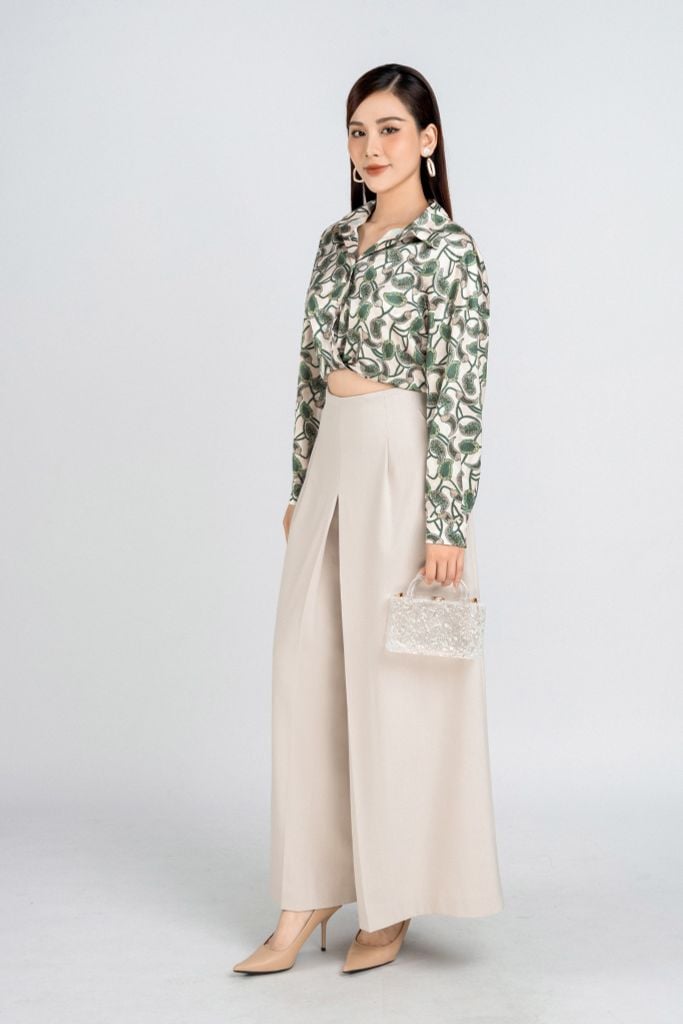 FAS33658 - Áo kiểu dạo phố vải lụa cổ đức dáng croptop gấu áo bo chun - PANTIO