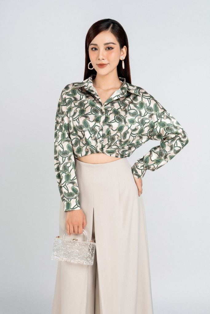 FAS33658 - Áo kiểu dạo phố vải lụa cổ đức dáng croptop gấu áo bo chun - PANTIO