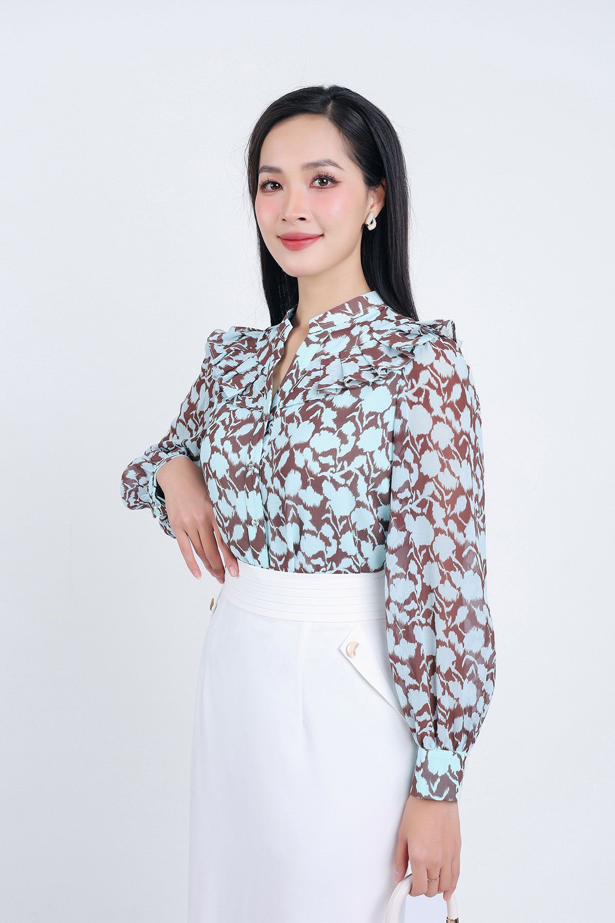 FAS33668 - Áo sơ mi công sở vải Chifon mỏng hai lớp cổ tròn xẻ vai áo phói bèo xếp ly tay bồng nhẹ - PANTIO