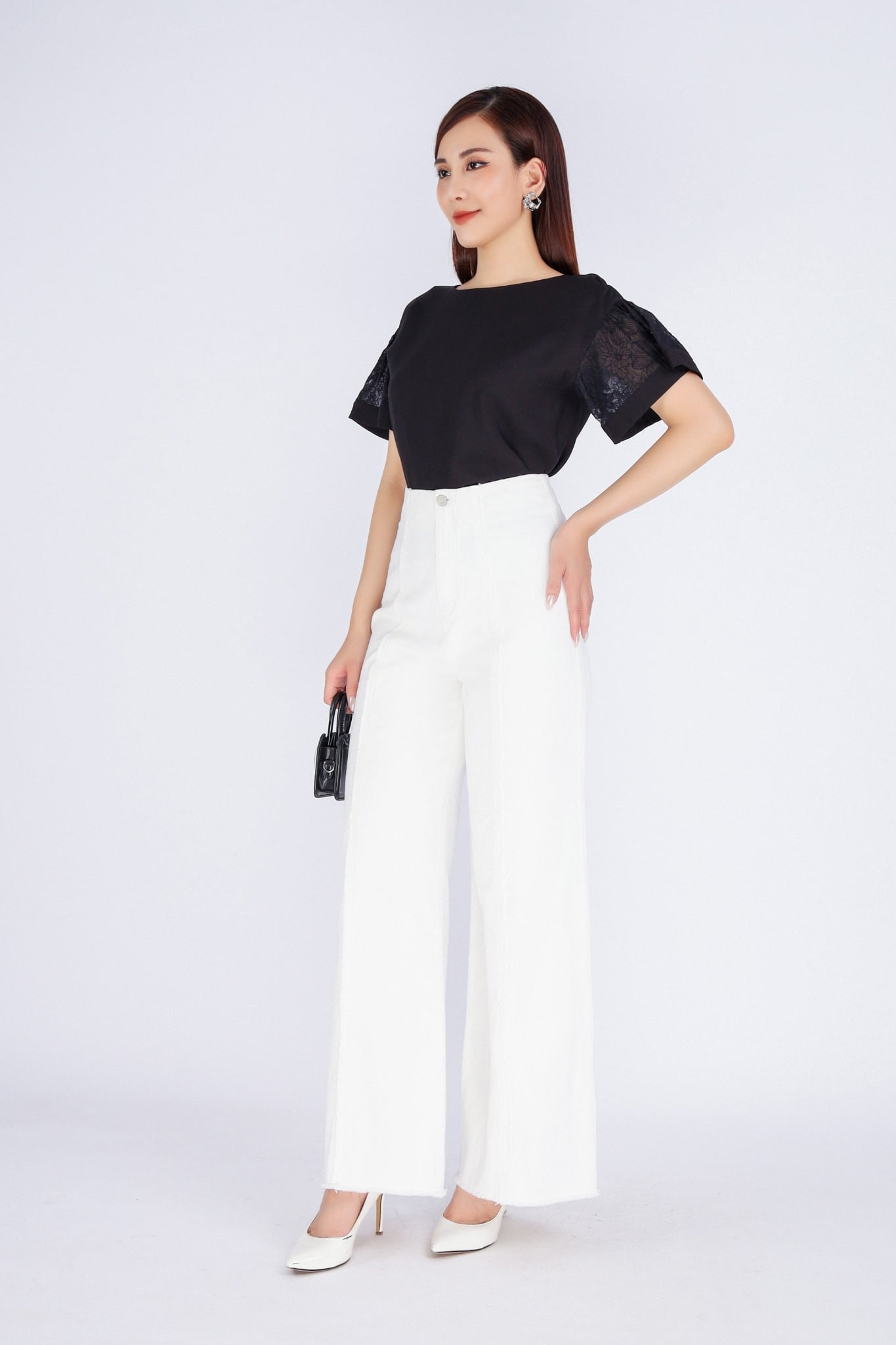 FAS33671 - Áo kiểu công sở vải tơ dáng suông cổ tròn rộng tay loe phối vải ren tạo kiểu - PANTIO