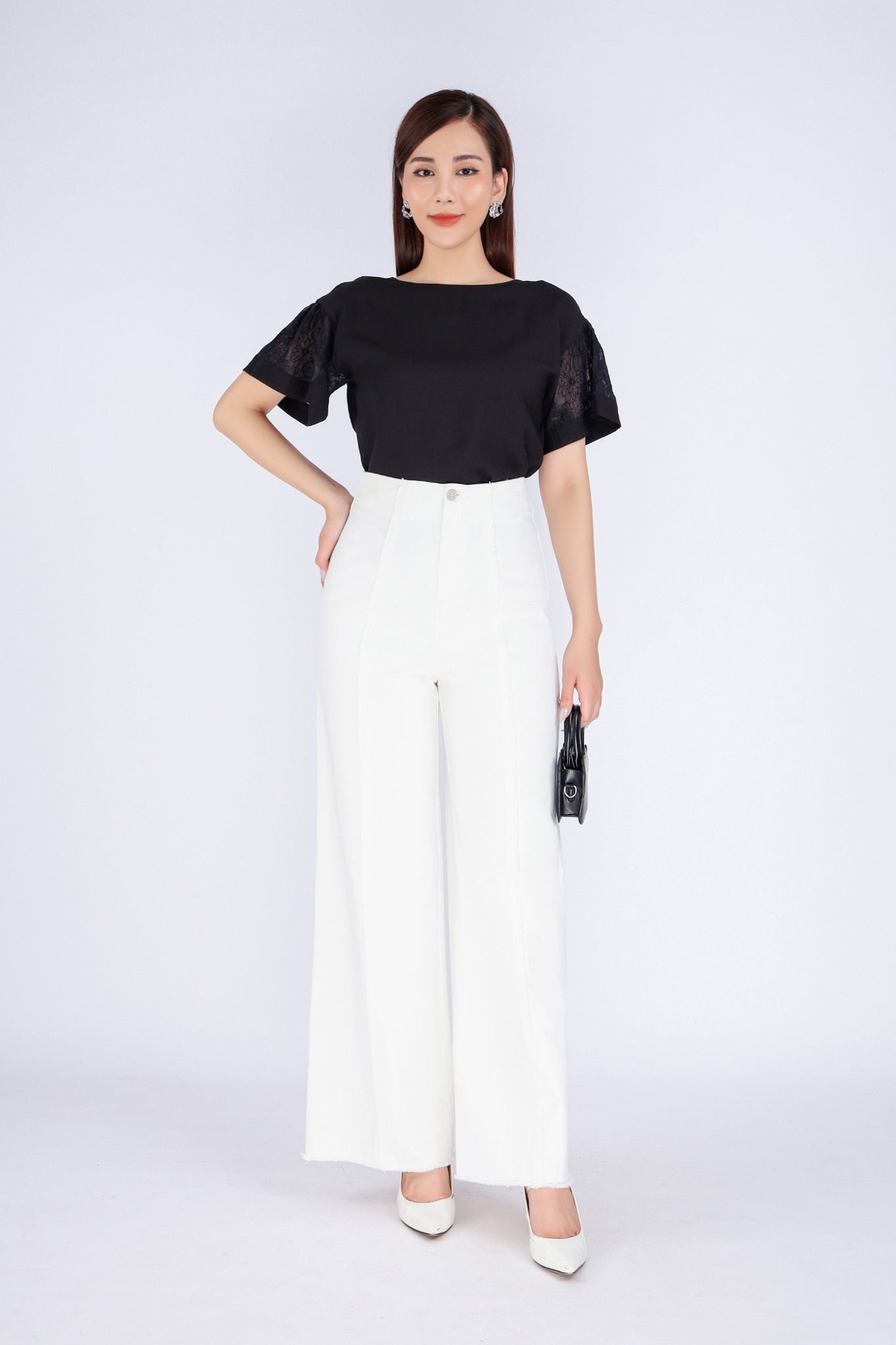 FAS33671 - Áo kiểu công sở vải tơ dáng suông cổ tròn rộng tay loe phối vải ren tạo kiểu - PANTIO