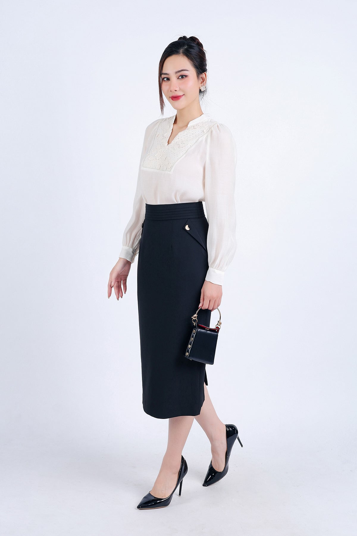 FAS33679 - Áo sơ mi công sở vải tơ dáng suông cổ V thân áo phối ren hoa tạo kiểu - PANTIO