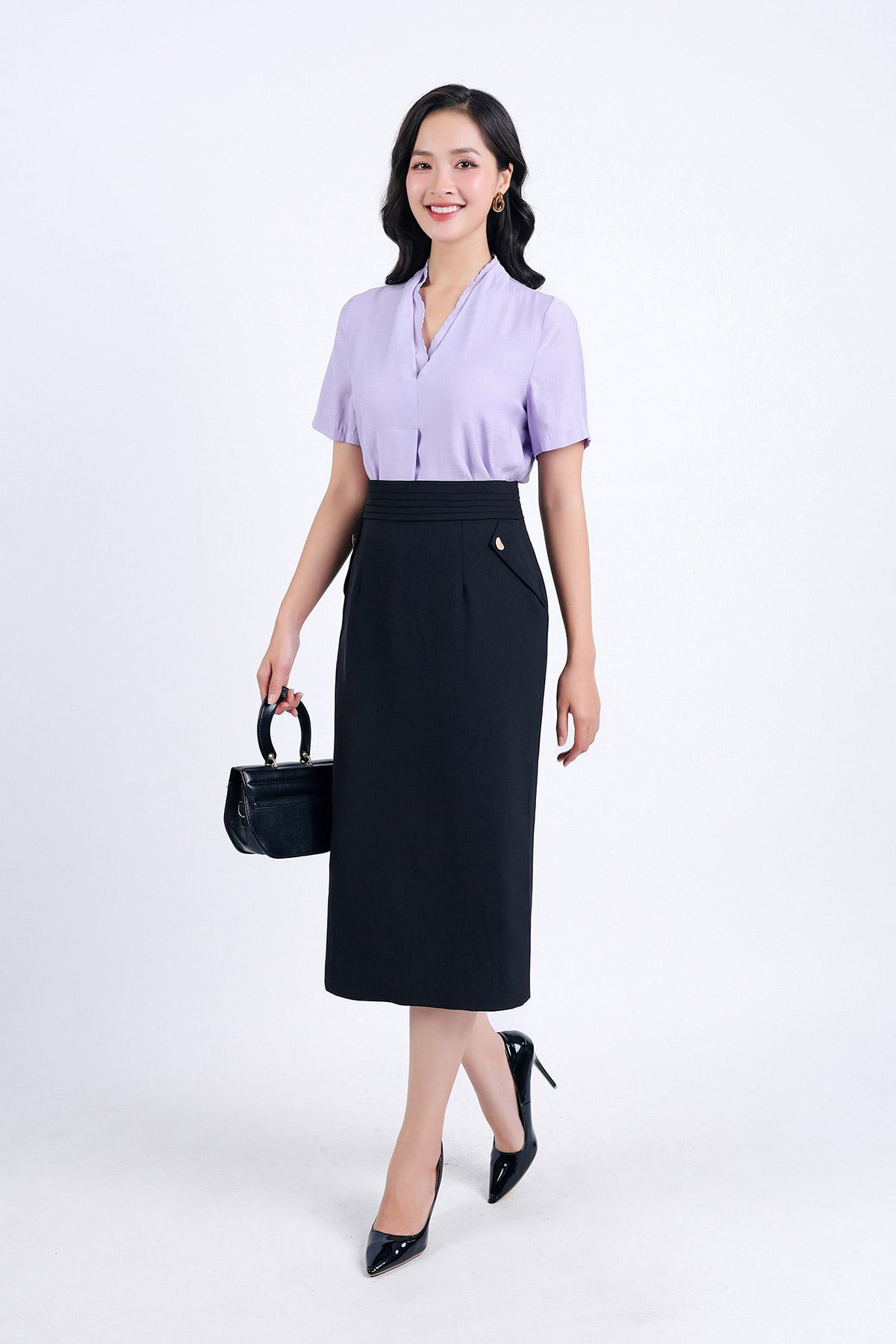 FAS33686 - Áo sơ mi công sở vải tơ dáng suông trơn màu cổ chữ V thêu bode tạo kiểu tay cộc - PANTIO