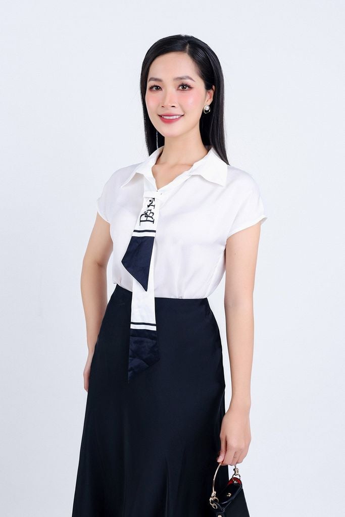 FAS33689 - Áo sơ mi công sở vải lụa tằm dáng suông cổ đức vai liền cài khuy thân trước - PANTIO