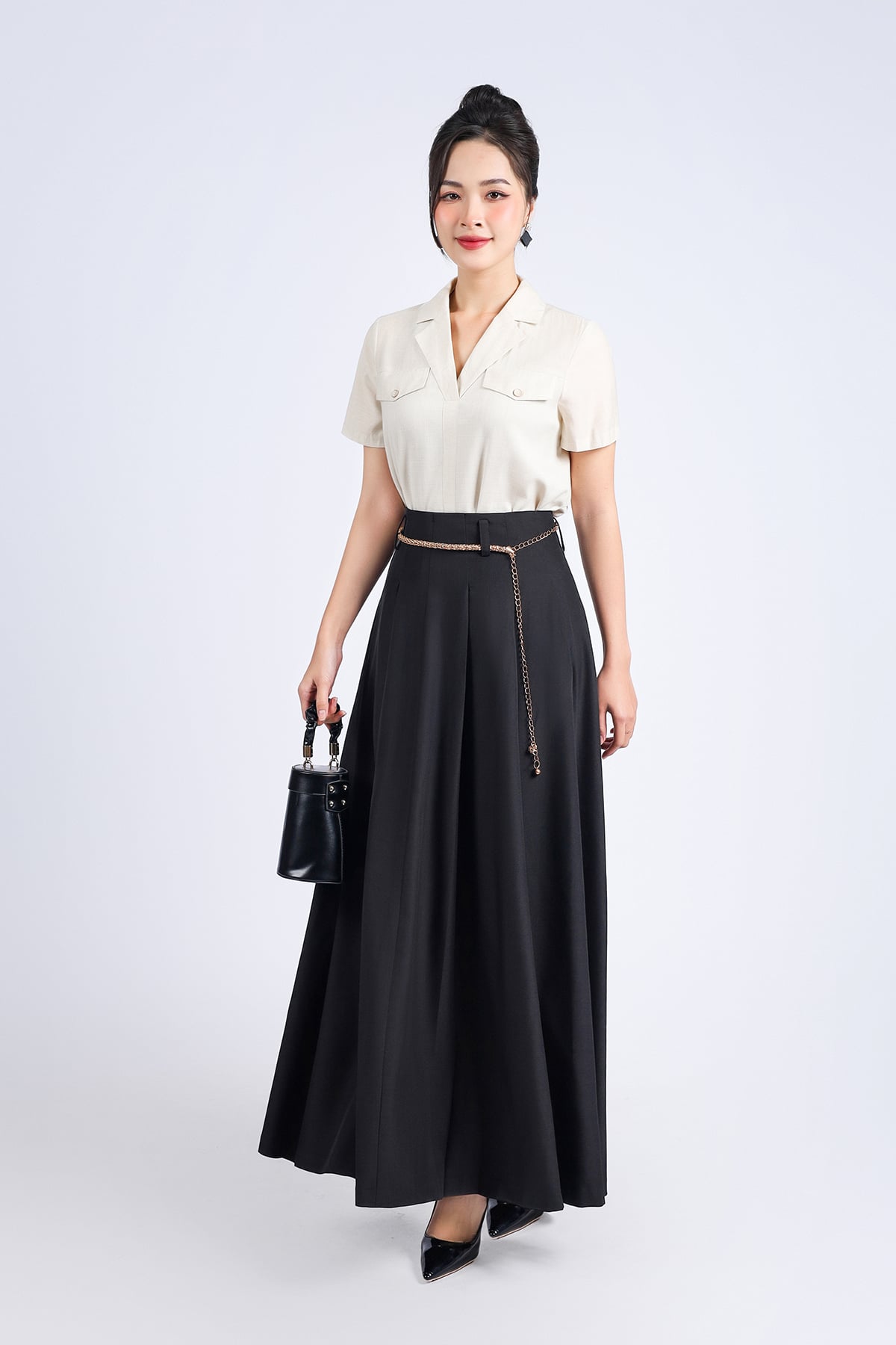 FAS33690 - Áo sơ mi công sở vải thô đũi dáng suông cổ hai ve thân áo phối túi ốp đính khuy tạo kiểu cài khuy thân trước - PANTIO