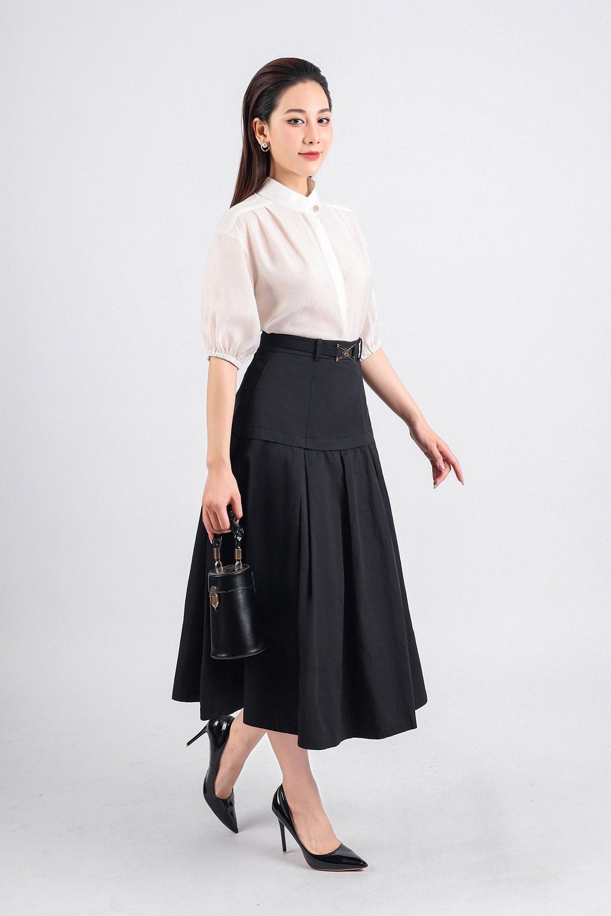 FJD51131 - Chân váy công sở vải Kaki dáng A dài hai lớp lót vải boi eo đáp cạp bản to thân váy xếp ly kèm đai lưng chun khoá thân sau - PANTIO